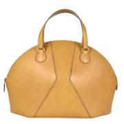 Pre-owned Leather handbags Hermès Vintage , Beige , Dames