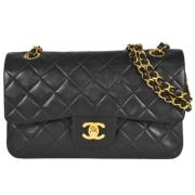 Pre-owned Leather shoppers Chanel Vintage , Black , Dames