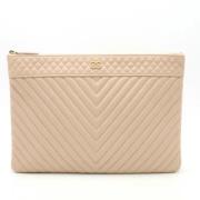 Pre-owned Leather clutches Chanel Vintage , Pink , Dames