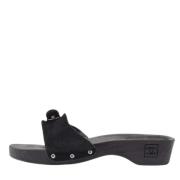 Pre-owned Suede sandals Chanel Vintage , Black , Dames