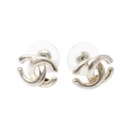 Pre-owned Metal earrings Chanel Vintage , Gray , Dames