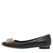 Pre-owned Leather flats Salvatore Ferragamo Pre-owned , Black , Dames