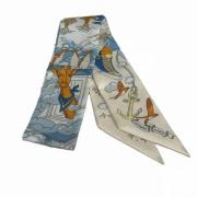 Pre-owned Silk scarves Hermès Vintage , Multicolor , Dames