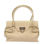 Pre-owned Leather handbags Salvatore Ferragamo Pre-owned , Beige , Dam...