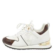 Pre-owned Coated canvas sneakers Louis Vuitton Vintage , White , Dames