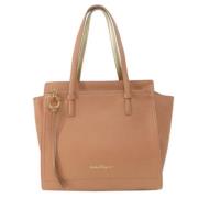 Pre-owned Leather shoulder-bags Salvatore Ferragamo Pre-owned , Pink ,...