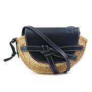 Pre-owned Raffia shoulder-bags Loewe Pre-owned , Beige , Dames