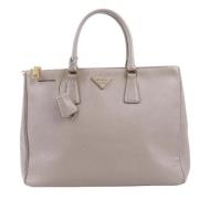 Pre-owned Leather handbags Prada Vintage , Gray , Dames