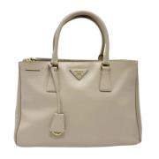 Pre-owned Leather prada-bags Prada Vintage , Gray , Dames