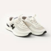 Pre-owned Canvas sneakers Chanel Vintage , White , Dames