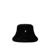 Fluffy Faux Fur Hat met Iconic Fly Patrizia Pepe , Black , Dames