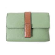 Pre-owned Leather wallets Loewe Pre-owned , Green , Dames