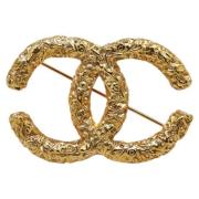 Pre-owned Metal brooches Chanel Vintage , Yellow , Dames