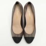 Pre-owned Suede heels Chanel Vintage , Gray , Dames