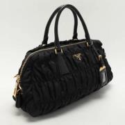 Pre-owned Nylon prada-bags Prada Vintage , Black , Dames