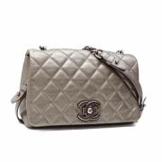 Pre-owned Leather chanel-bags Chanel Vintage , Gray , Dames