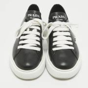 Pre-owned Leather sneakers Prada Vintage , Black , Dames