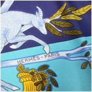 Pre-owned Silk scarves Hermès Vintage , Blue , Dames