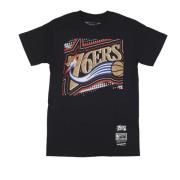 NBA Big Face Tee Zwart Mitchell & Ness , Black , Heren