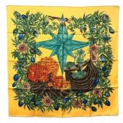 Pre-owned Silk scarves Hermès Vintage , Multicolor , Dames