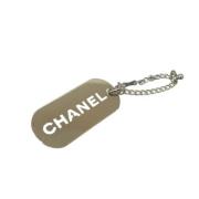 Pre-owned Metal key-holders Chanel Vintage , Gray , Unisex