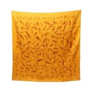 Pre-owned Silk scarves Hermès Vintage , Orange , Dames