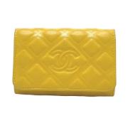 Pre-owned Leather wallets Chanel Vintage , Yellow , Dames