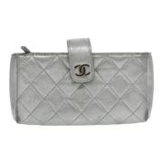 Pre-owned Leather pouches Chanel Vintage , Gray , Dames