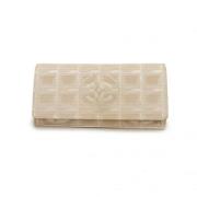 Pre-owned Nylon wallets Chanel Vintage , Beige , Dames