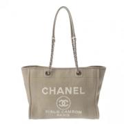 Pre-owned Canvas handbags Chanel Vintage , Gray , Dames