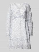Knielange jurk met V-hals, model 'Bethie'