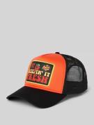 Trucker-pet met motiefstitching