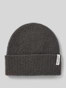 Beanie met scheerwol in riblook