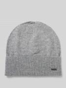 Beanie met labelapplicatie, model 'Lari'