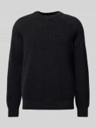 Gebreide pullover met extra brede schouders, model 'Alamaka'