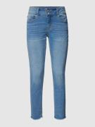 Korte jeans met labeldetails