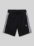 Regular fit sweatshorts met labelstitching