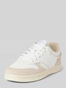 Lage sneakers met details van wildleer