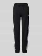 Regular fit sweatpants met labelstitching