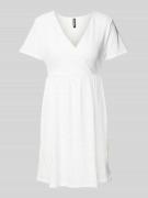 Getailleerde mini-jurk met etskanteffect, model 'ABBY'