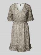 Getailleerde mini-jurk met V-hals, model 'SMILLA'