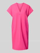 Knielange jurk met V-hals, model 'JOYCE'