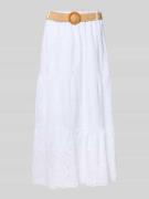 Midirok met broderie anglaise en riem