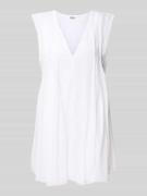 Mini-jurk met V-hals, model 'Nicki'