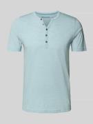 T-shirt met korte knoopsluiting