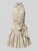 Knielange jurk in laagjeslook met platte kraag