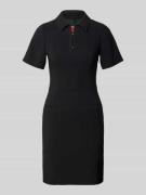 Nauwsluitende kokerjurk met platte kraag, model 'KALIMBA'