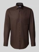 Regular fit zakelijk overhemd met kentkraag en borstzak