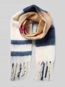 Sjaal met all-over motief, model 'ISLA TARTAN'