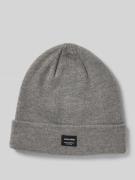 Beanie met labeldetail
